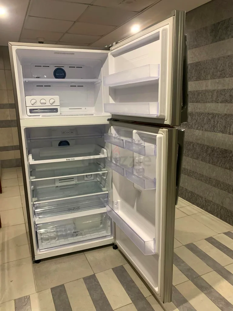 ثلاجة سامسونج ذات تركيب علوي مع نظام التبريد المزدوج سعة 720 لترًا تحت الضمان63258656067715111