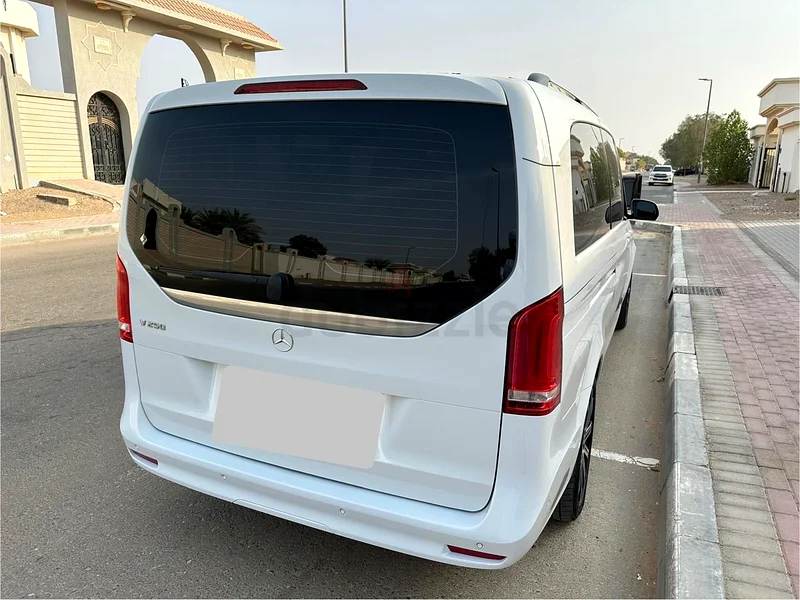 2022 Mercedes-Benz v25063157444342529113