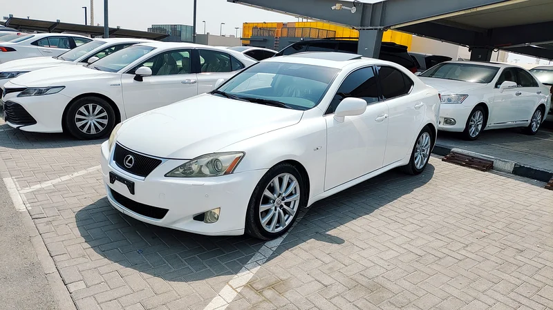 LEXUS IS300 2008  GCC FULL OPTION WITH SUNROOF LEATHER SITES CROSS CONTROL VERY CLEAN CAR63156992842627113