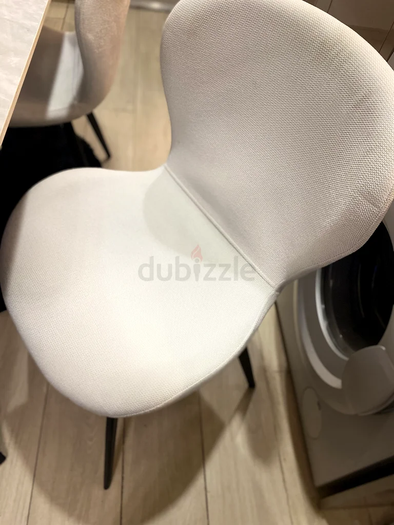 Dining table. 180*9063216833224961112