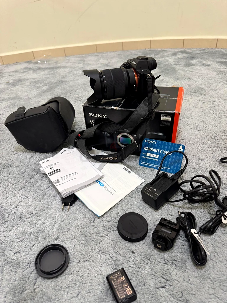 سوني A7ii مع عدسة 28-70 مم، مجموعة كاملة مع العلبة وبطاريتين أصليتين وشاحن واكسسوارات63172221419393113