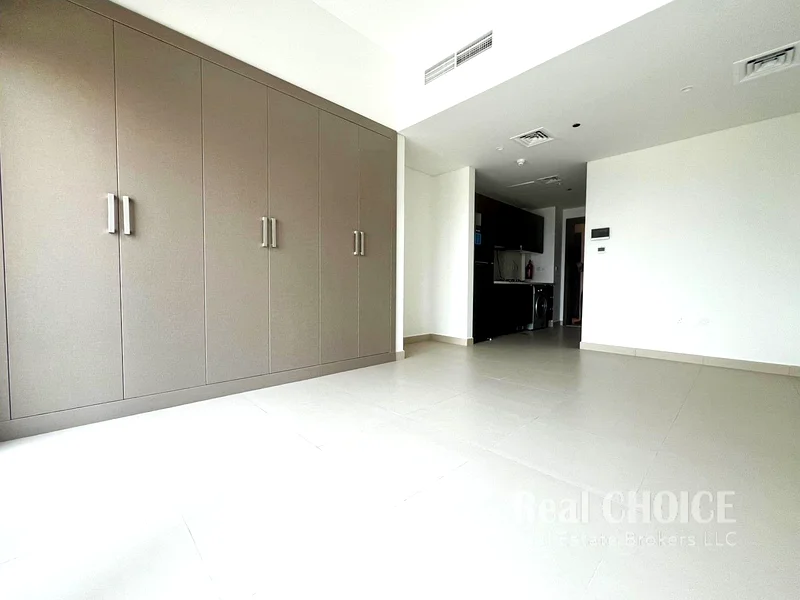 قريب من المترو | موقع متميز | شقة واسعة | تصميم عصري63217798774785114