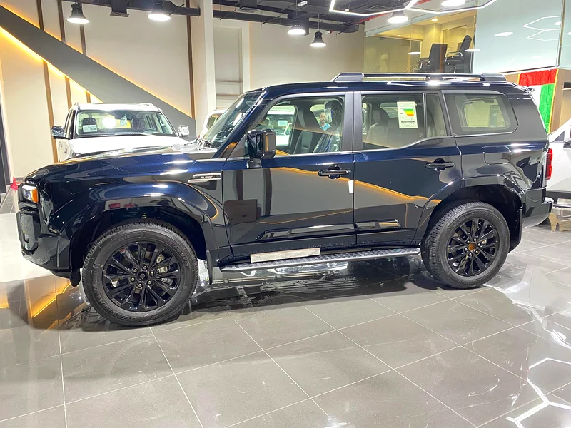 TOYOTA PRADO 2.4L LUXURY NEW GRILLE 2025YM Toyota Prado fully loaded gasoline with new grille63159257654531113