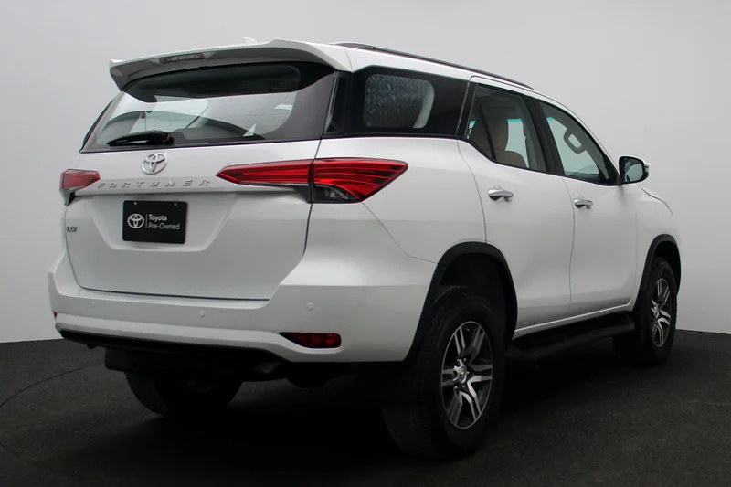 TOYOTA FORTUNER 5 DR P 2.7L AT EXR RA63157443980162112