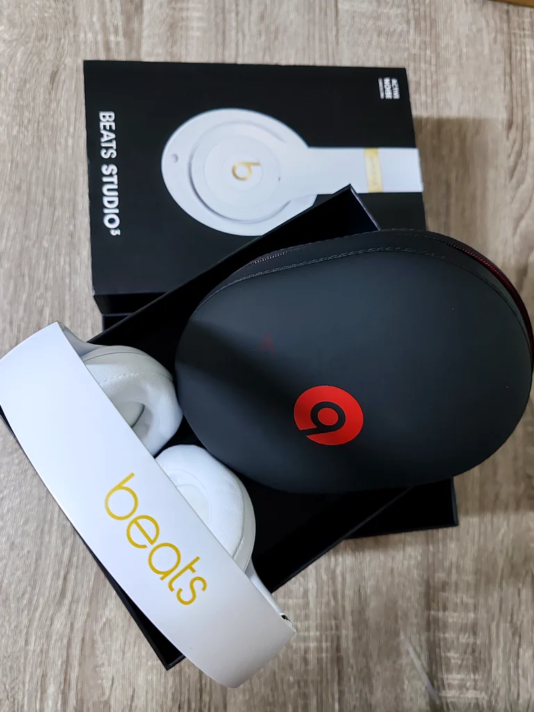Studio3 Wireless Over-Ear Headphones With ANC Mic White63261281923075111