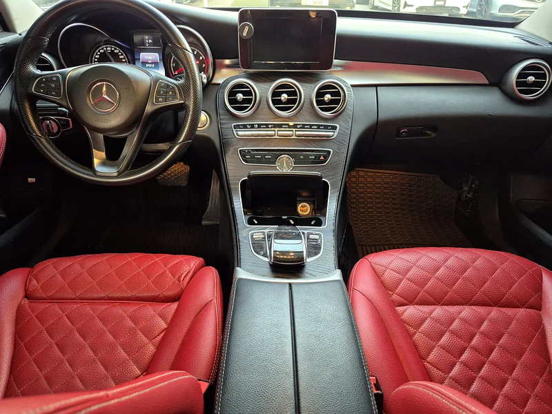 2019 Mercedes C300 full option Panoramic Roof low mileage63150026796033112