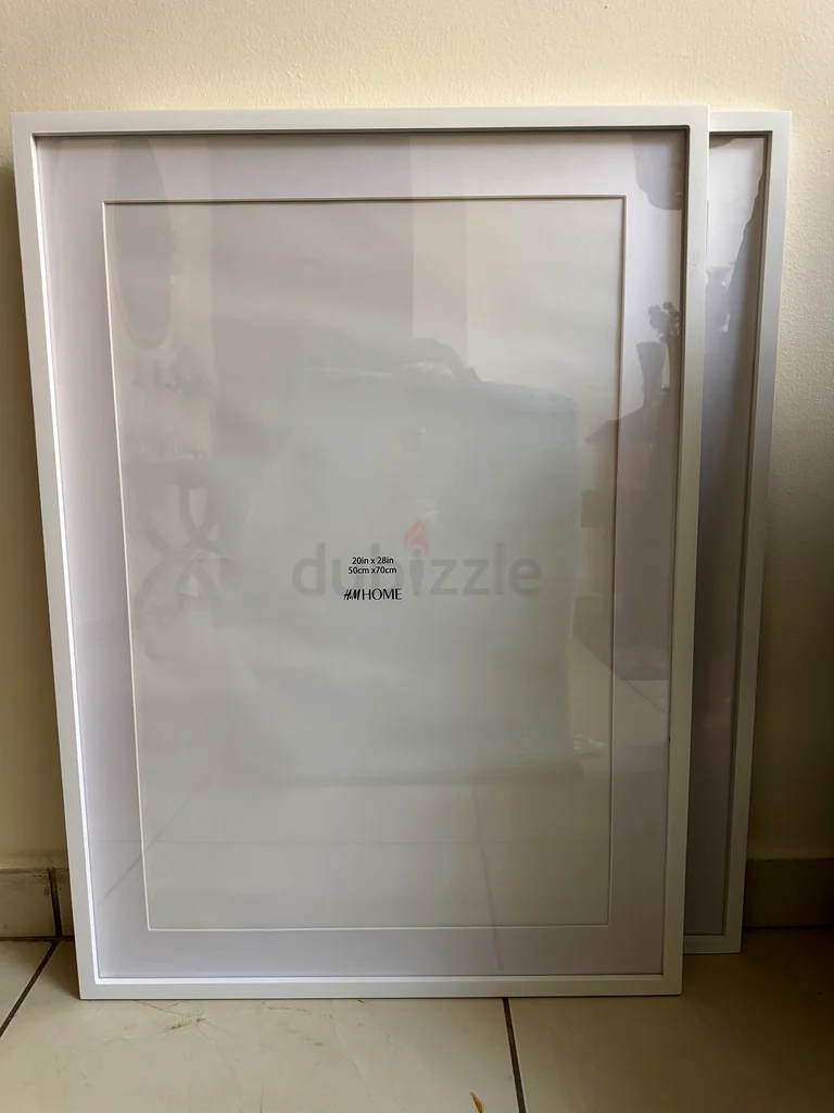 إطارات كبيرة بيضاء من H.M Home لعرض الأعمال الفنية/الصور/اللوحات63176642712450112