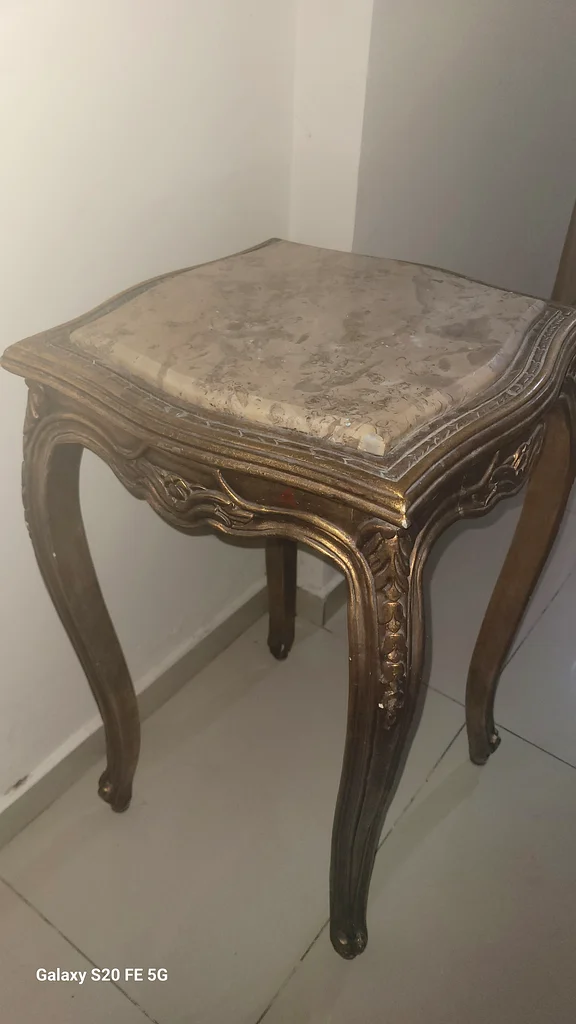 طاولة أنيقة من الخشب الصلب بسطح رخامي63217825344769114
