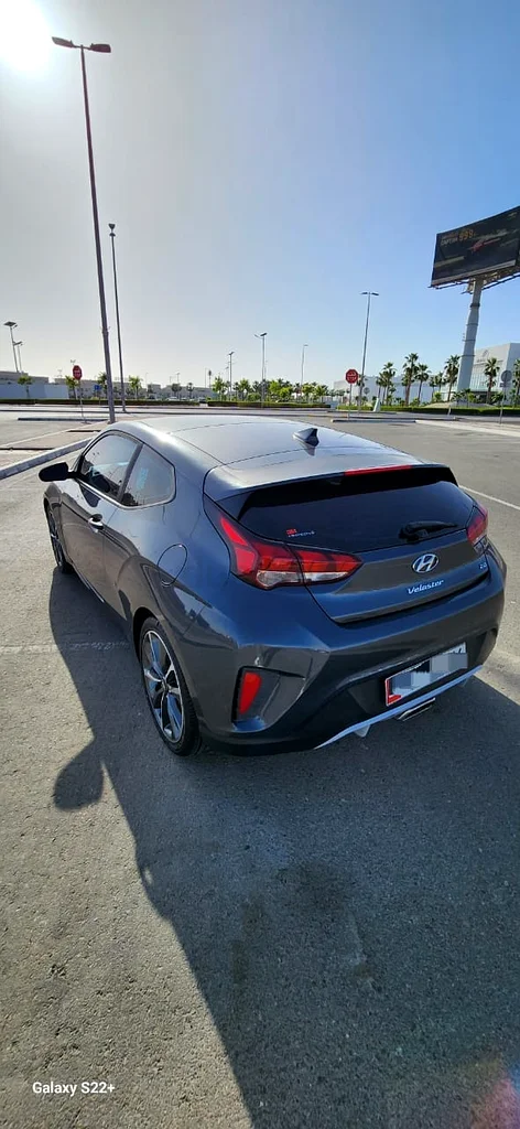 Hyundai Veloster for selling.63156541293186113