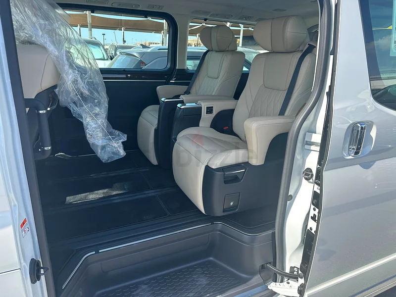 Toyota Granvia premium, 2025, lower price then market63157885988097112