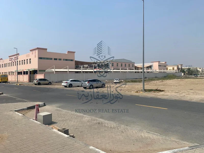 أرض تجارية مرخصة لمدرسة في العزرة، الشارقة، بمساحة 6,720 متراً مربعاً63183235590531113