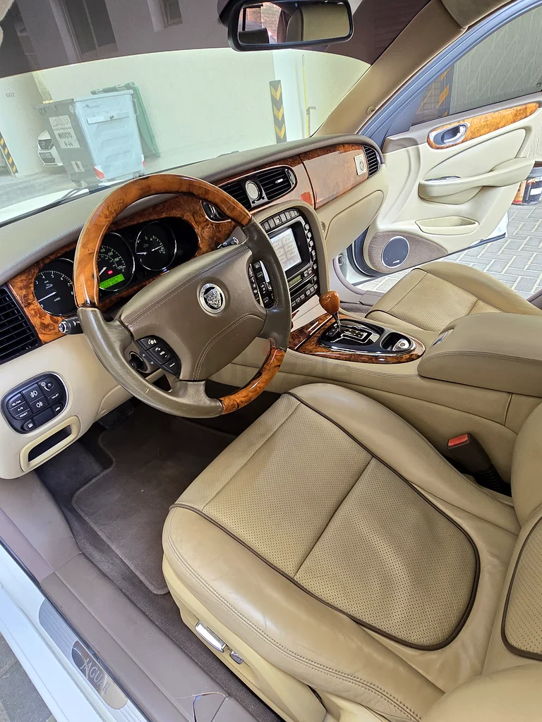 Jaguar XJ - 200863221302988801114