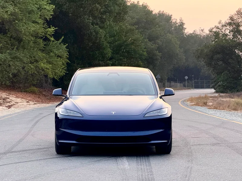TESLA MODEL 3 () 2024 GCC63175258786690111