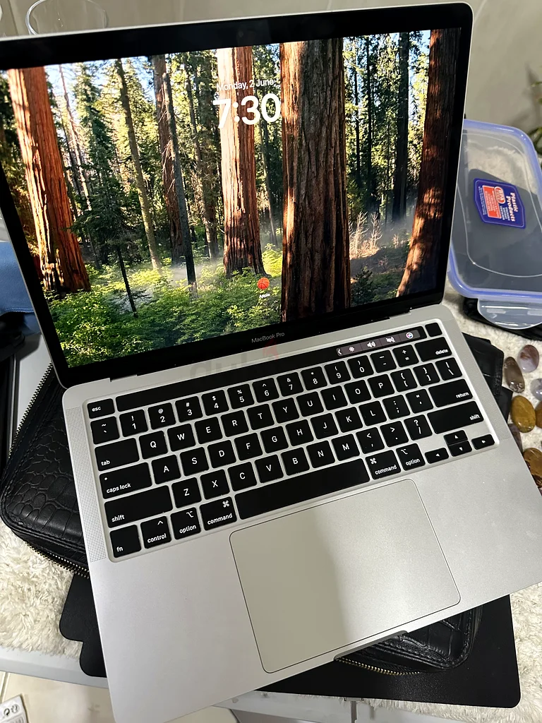 Macbook pro core i7 - 13 inch-  202063214897141634110