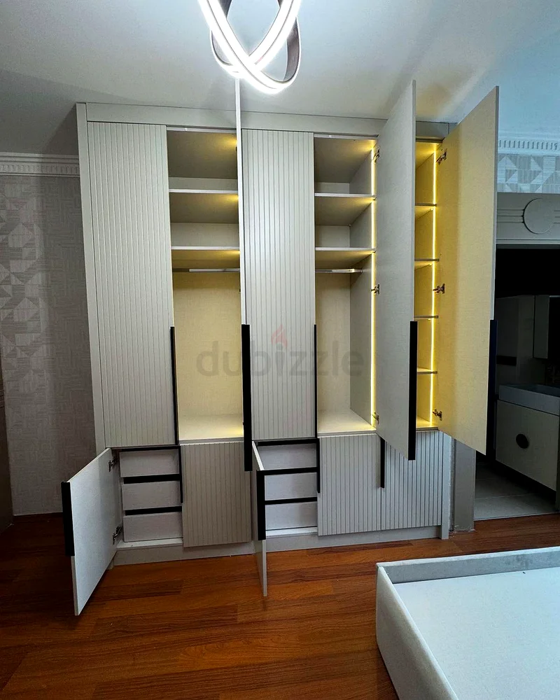 Stylish Modern Wardrobe with Sleek Handles63217822134145111