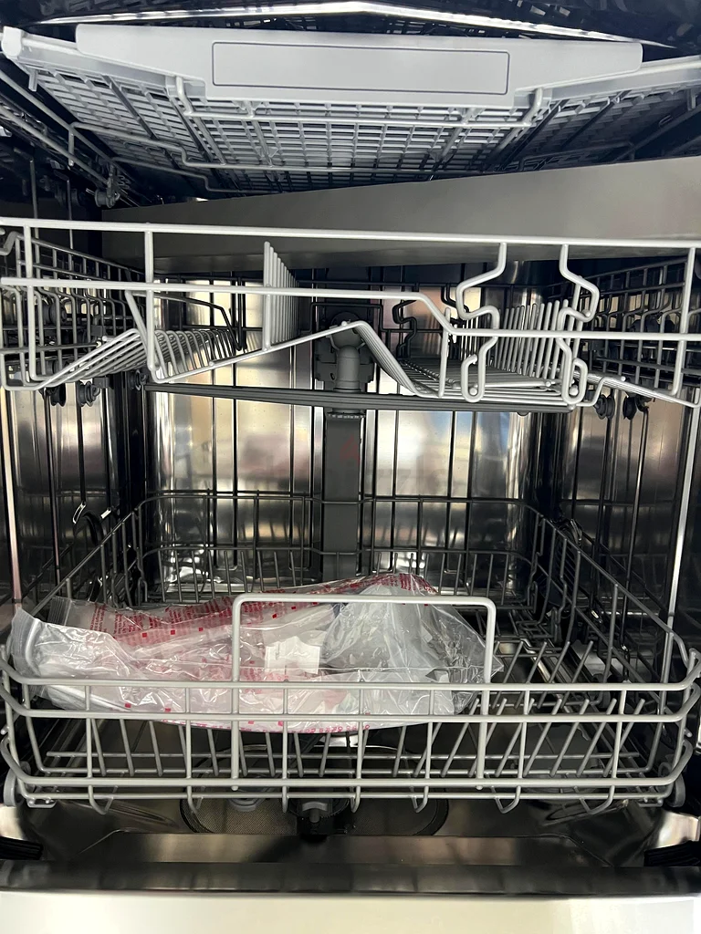 New Hisense Dishwasher 15 Place Setting FreeStanding Silver Without Box63259706329986113