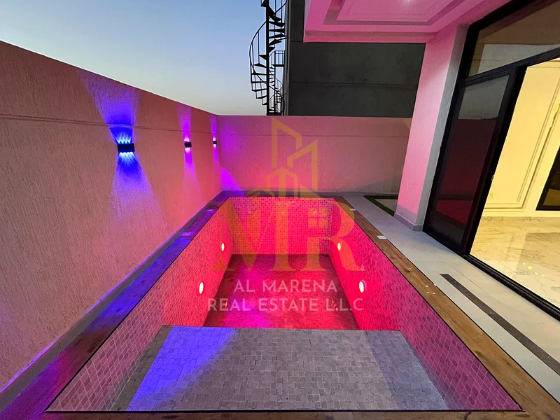 For sale: modern villa with pool, including registration fees, freehold ownership for all nationalities.63898554113795112