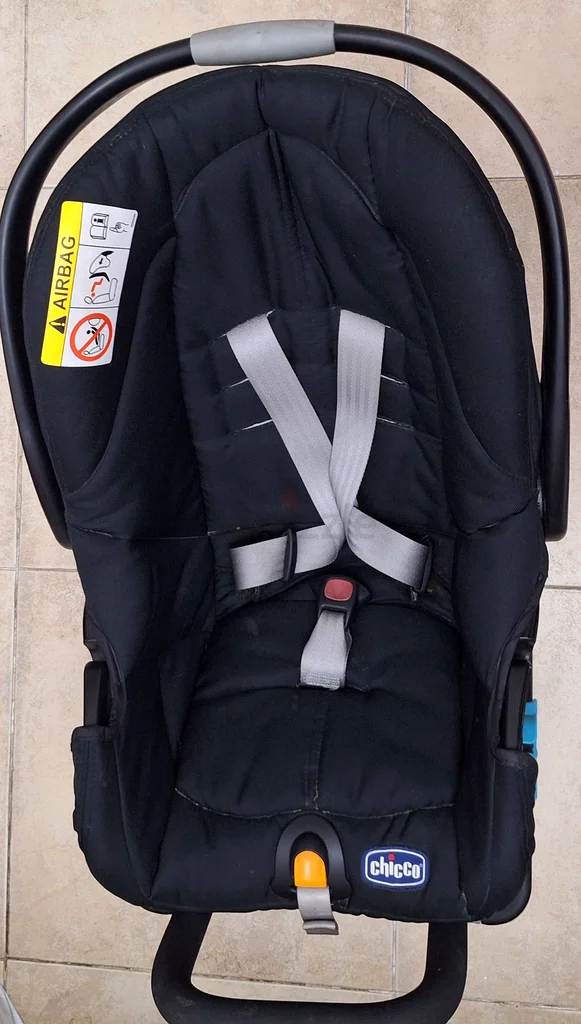 Chicco Infant Car Seat - Your Babys Safety First!632301864491541119