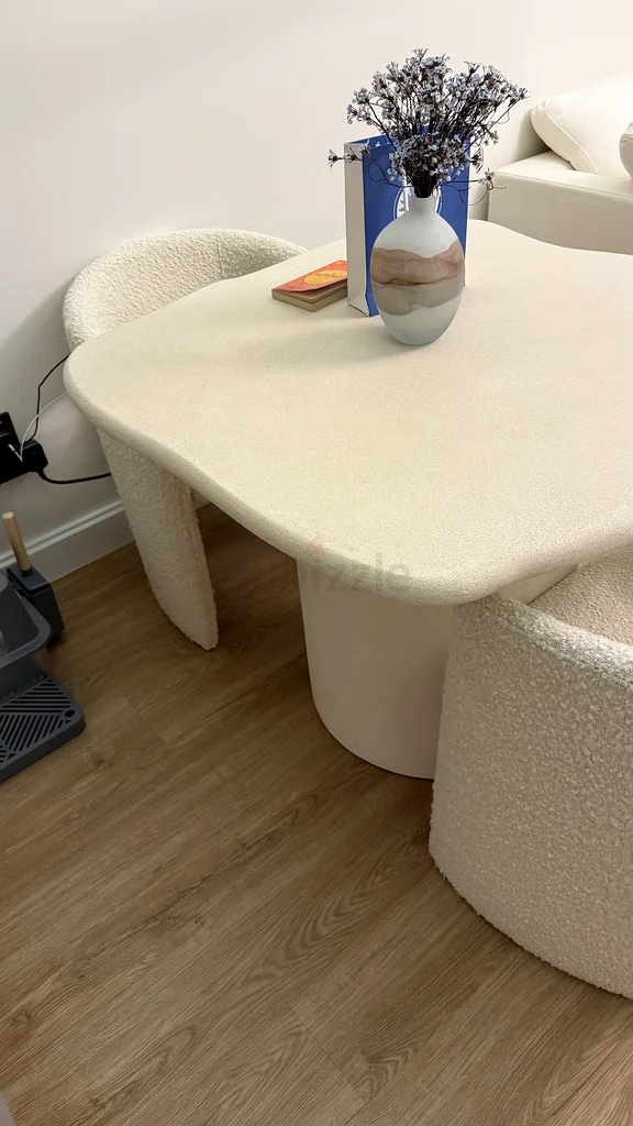 طاولة قهوة عصرية أنيقة بتصميم فريد63224843683201112