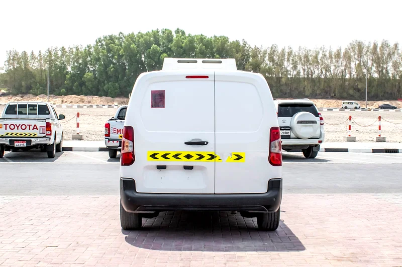 Peugeot partner 2022 ( chiller van)63221302801281111