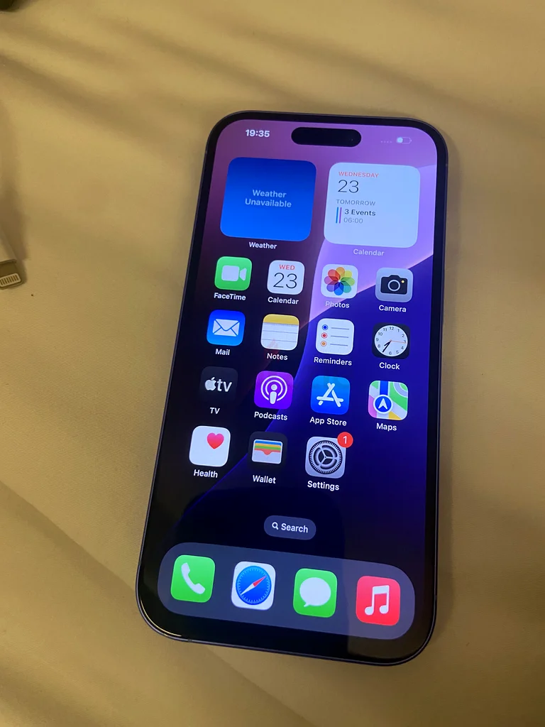 iPhone 1663180846336770111