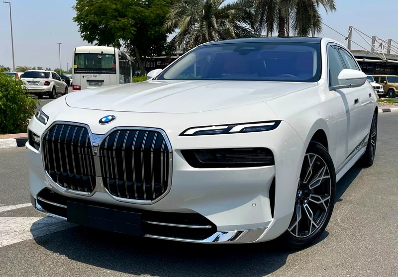 بي إم دبليو 735i ضمن الضمان حتى عام 2026 خدمة دول مجلس التعاون الخليجي632296465337611111
