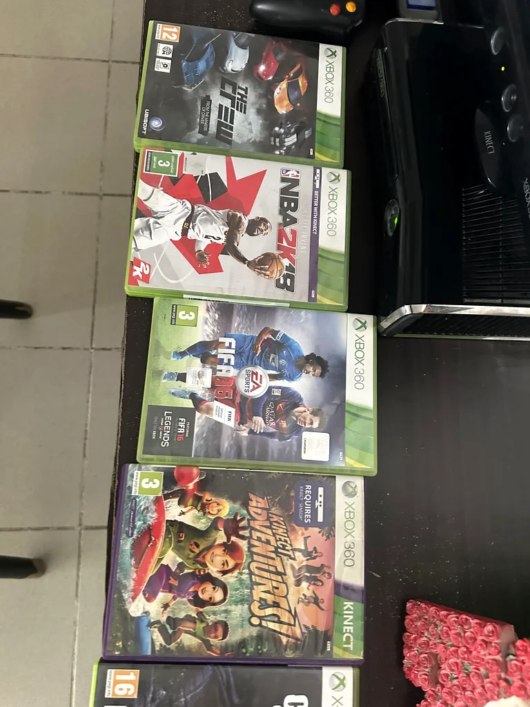 حزمة Xbox 360 - نظام ألعاب مع كينكت ووحدة تحكم63173867673346112