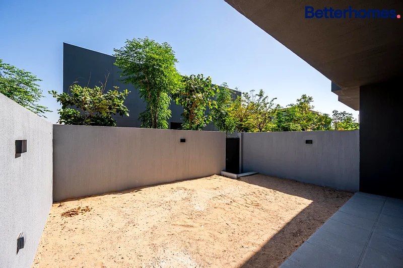 Spacious 4BR TH | Maid Room | Ready to Move63157888091649114