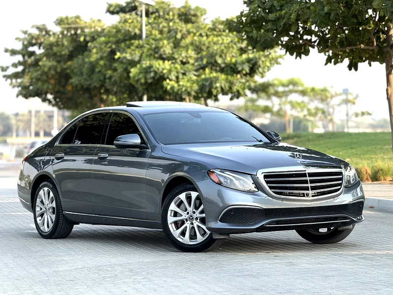 Mercedes E300 2017 model, fully loaded, sunroof, leather, No. 1, in agency condition, American impor63157444798977112