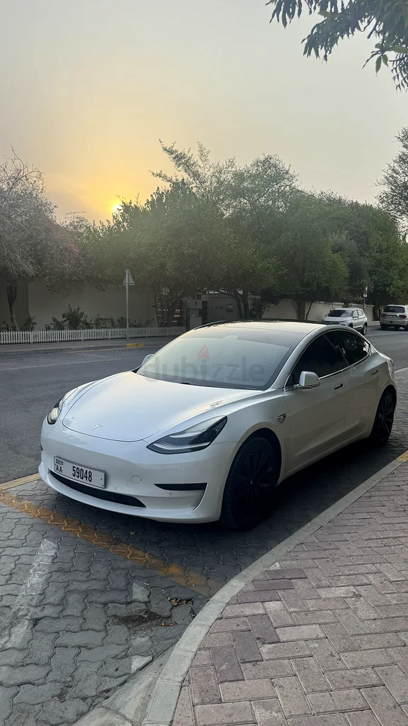 Tesla model 3 2020 GCC low mileage with warranty63156040492931111