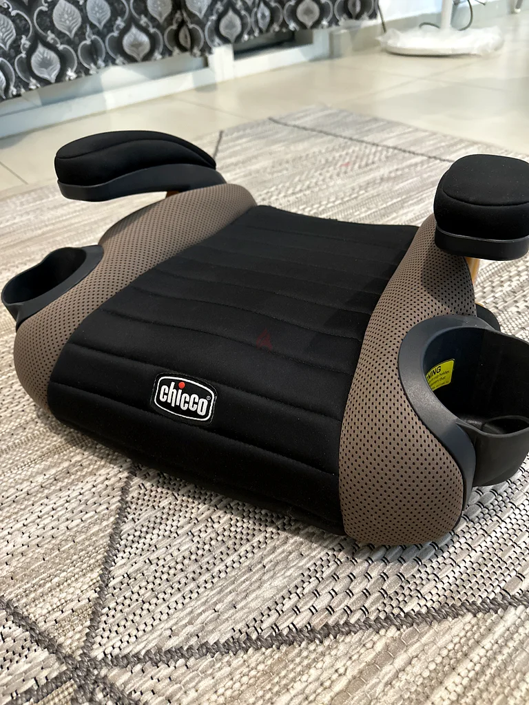 Upgrade Your Car Safety with the Chicco Booster Seat!63202189187201111