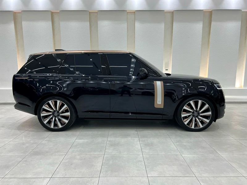 رينج روفر SV P530 V8، موديل 2023، مواصفات خليجية، تحت ضمان الوكيل وخدمة العقد63155553819905114