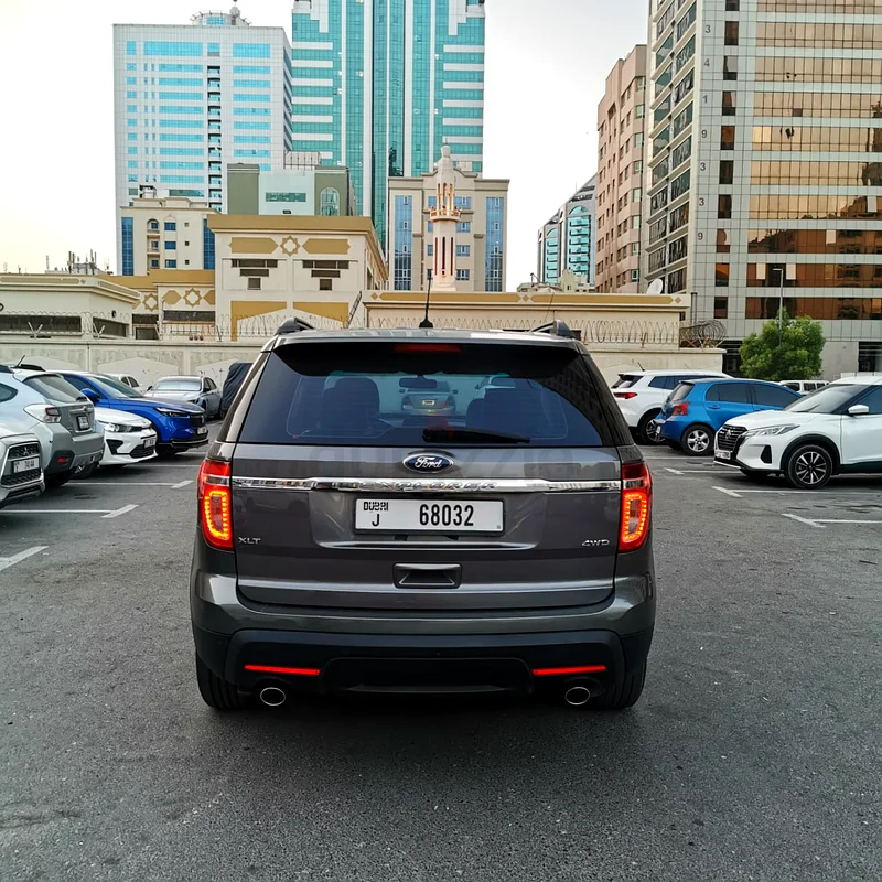 Dubai63156041570689111