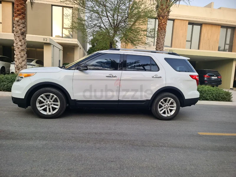 GCC V6 4WD 7 seater Ford explorer “good condition”. Expat Lady Owner.63156041641987112
