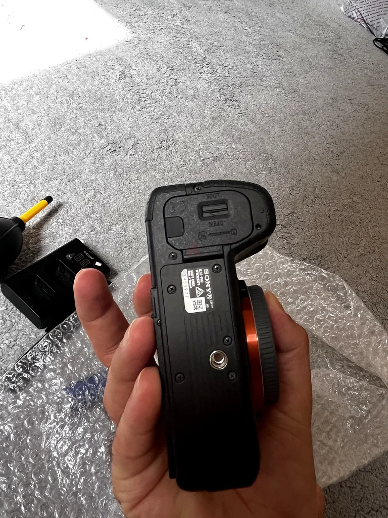 جهاز Sony A7ii مع شاحن بطارية مزدوج، عدد التصوير 1611 فقط، كاميرا رائعة وكأنها جديدة ولا توجد بها أي مشاكل63172221425411113