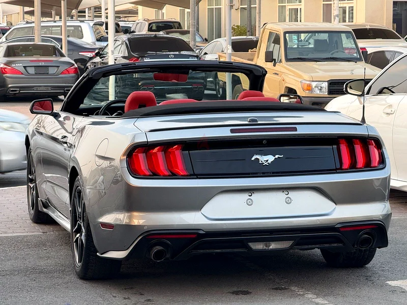 Ford Mustang 2022 V463156539530115114