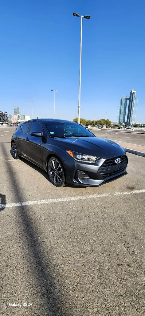 Hyundai Veloster for selling.63156541293186112