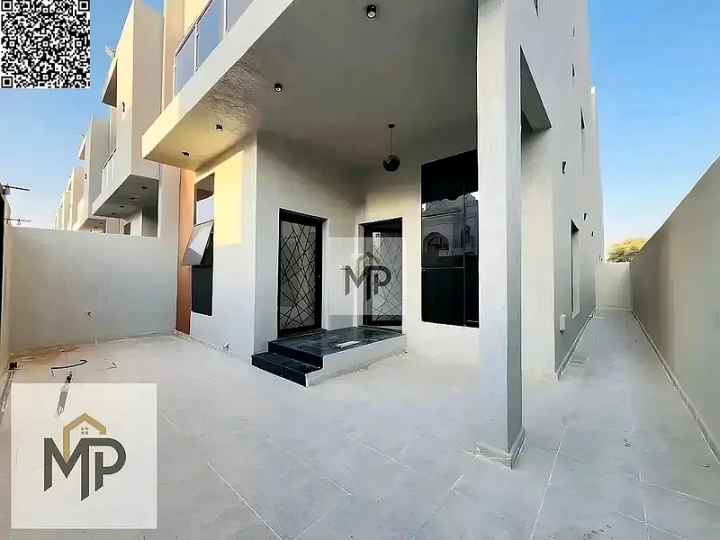 فيلا فاخرة من 3 طوابق للبيع، ملكية حرة مدى الحياة، تشمل رسوم التسجيل ونقل الملكية63899230846211111