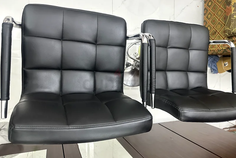 كراسي بار جلدية سوداء أنيقة، 2 قطعة للبيع63216351038209112