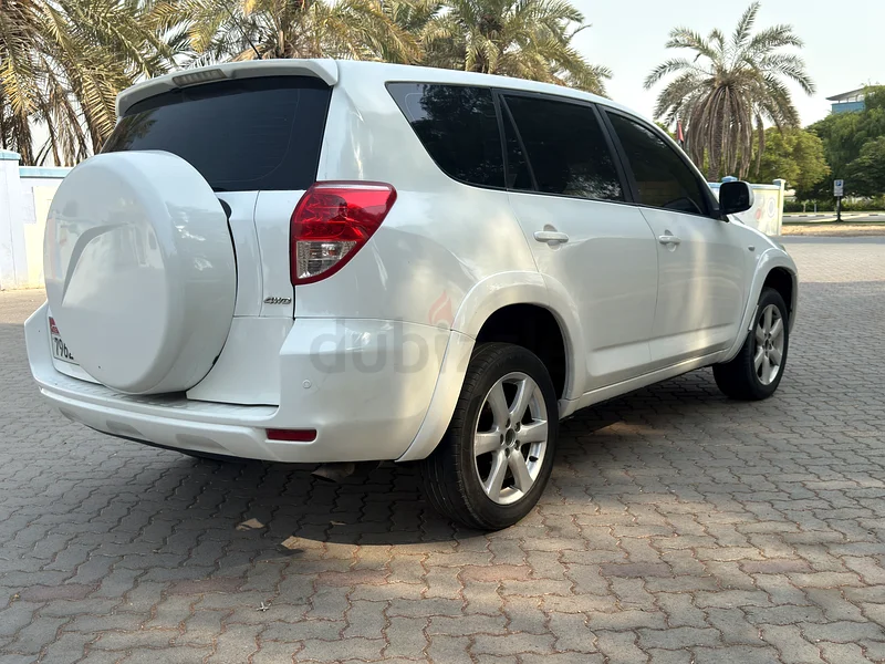 رافي 4 بمواصفات الخليج بخيار كامل وبملكيّة سنة للبيع63165694021379113