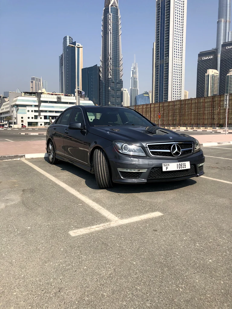 Mercedes-Benz C250 | 2013 | Grey | Good Condition| AMG carbon fibre kit63156993856513111