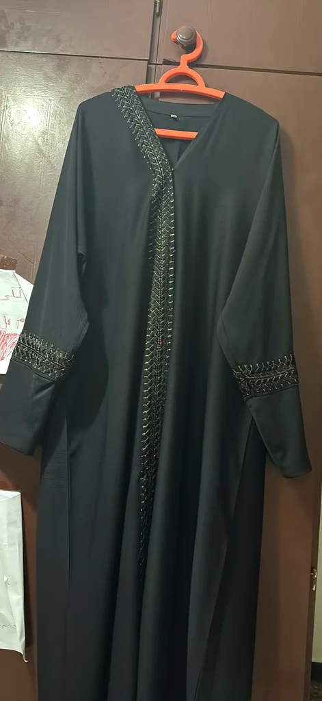 عباية سوداء أنيقة بتطريز زهري63236119587202113