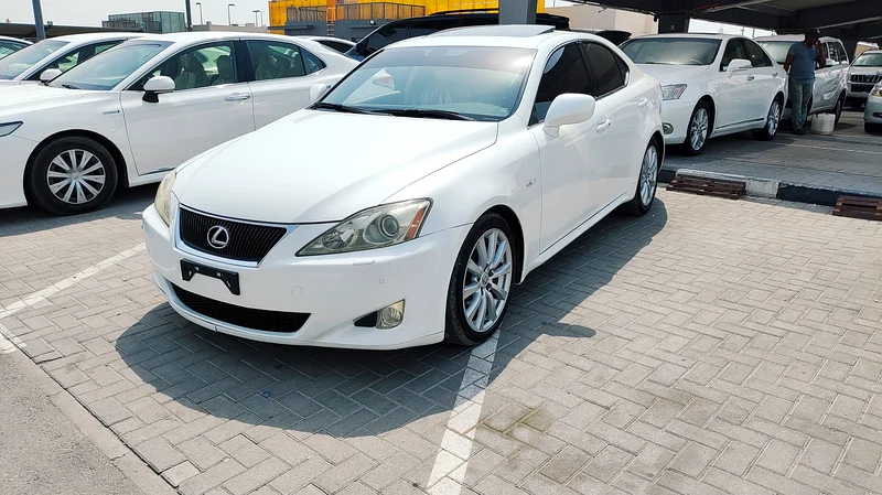 LEXUS IS300 2008  GCC FULL OPTION WITH SUNROOF LEATHER SITES CROSS CONTROL VERY CLEAN CAR63156992842627114