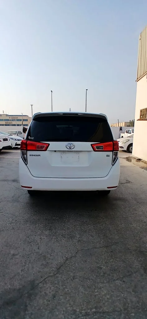 توياوتا إينوفا63157886692482113