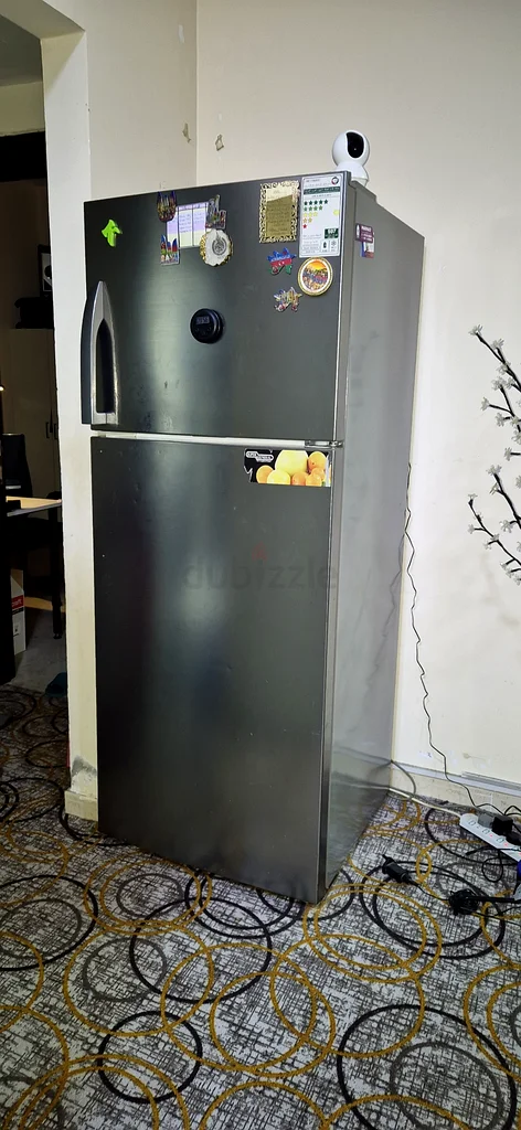 FRIDGE FOR SALE 100 % WORKING CONDITION 330 LITER SUPER GENERAL632524440207371125