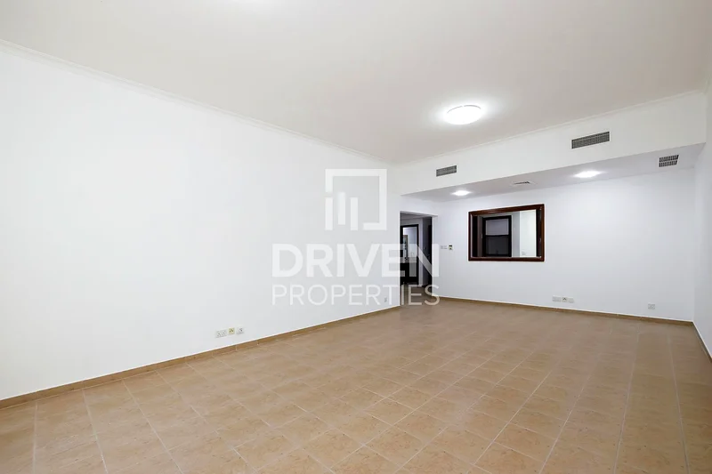 Spacious Unit with Maids Room | Community View63915362746371112