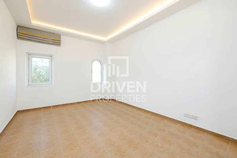 Spacious Unit with Maids Room | Community View63915362746371114