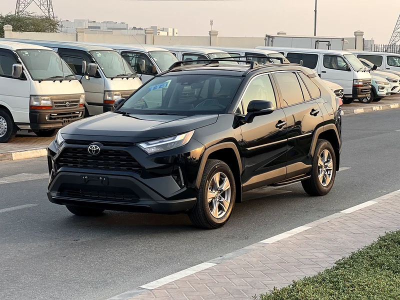 2024 تويوتا راف 4 XLE دفع رباعي (1243 كم)63159257704195112