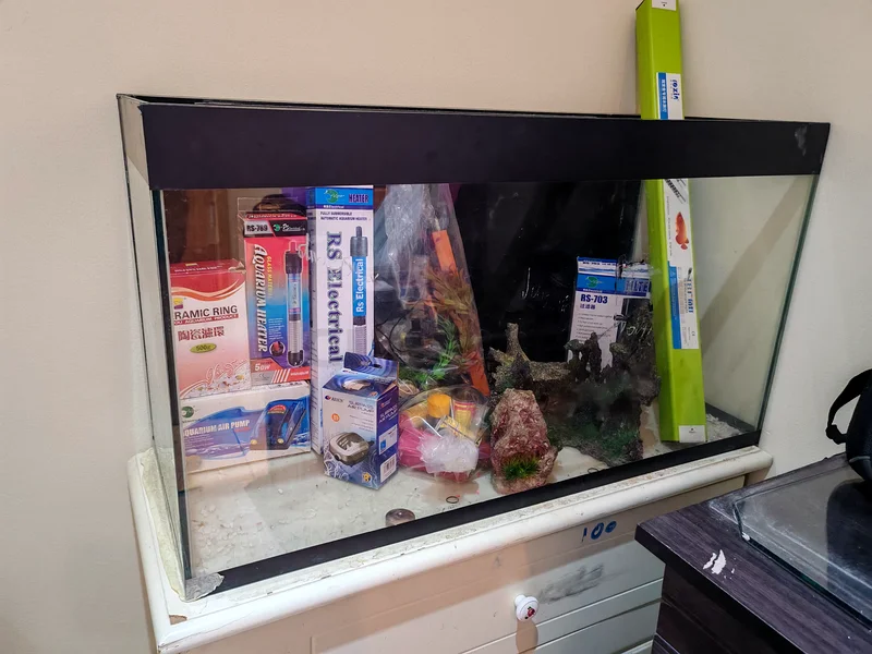 Stunning 100 Gallon Aquarium with Accessories for Sale!632321603342101116