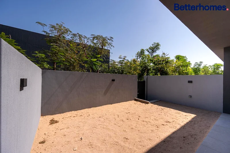 Spacious 4BR TH | Maid Room | Ready to Move63157888085251112